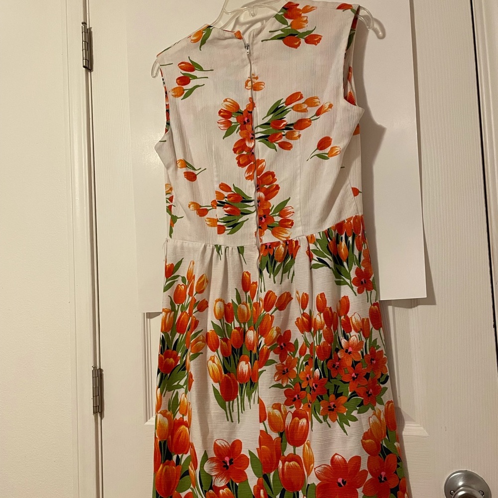 Vintage, cute summer dress size 6?
